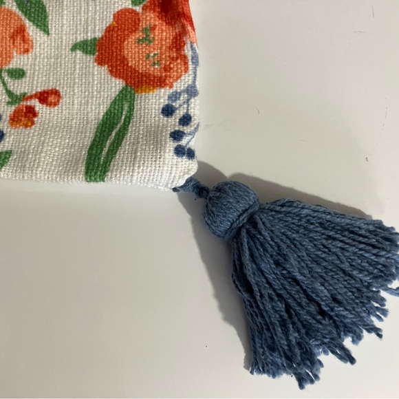 Set of 2 Pillow Covers - Picture 4 of 4